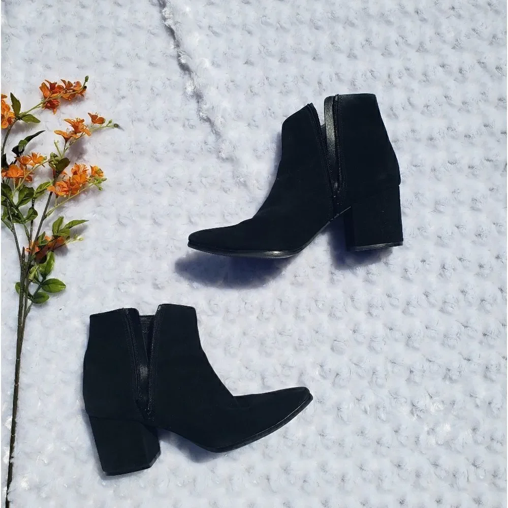 Aldo size 8.5 black booties
